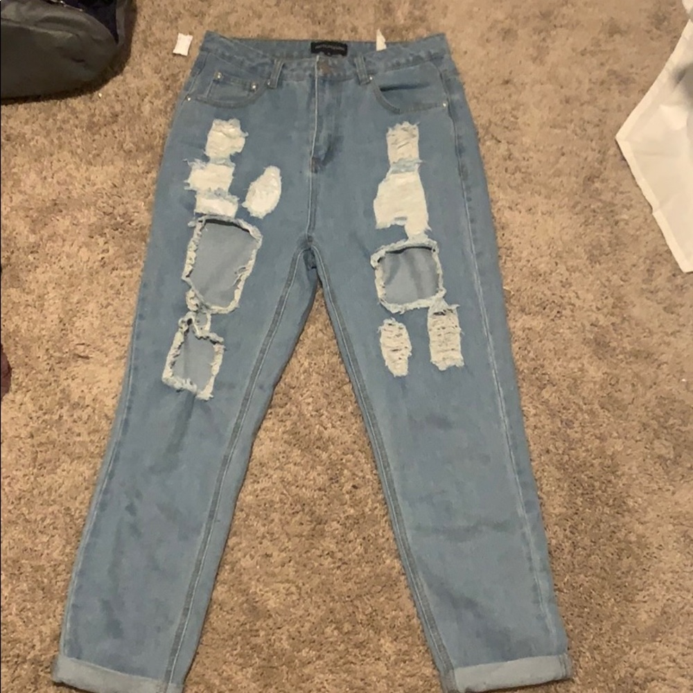Pretty Little Thing High waisted Ripped Mom jeans